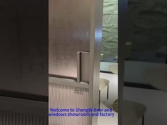 3つのドア 葉のスライドドア