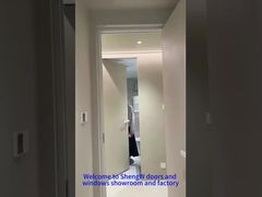 同じ色のアルミドア